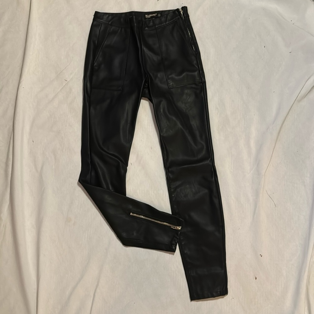 Faux Leather side zip skinny pant with pockets